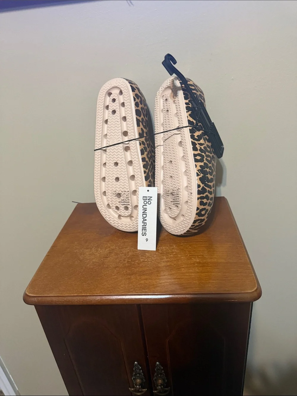 No Boundaries Leopard Print Slide Sandals - Tan & Black